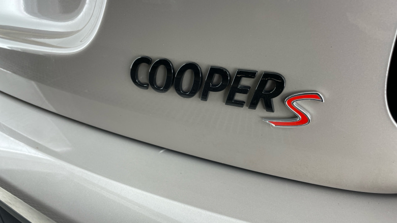 MINI Hatchback 2.0 Cooper S Sport 5dr Auto [Comfort/Nav Pack] Petrol Hatchback